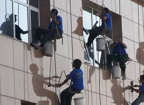 關于外墻清洗及粉刷的方式方法