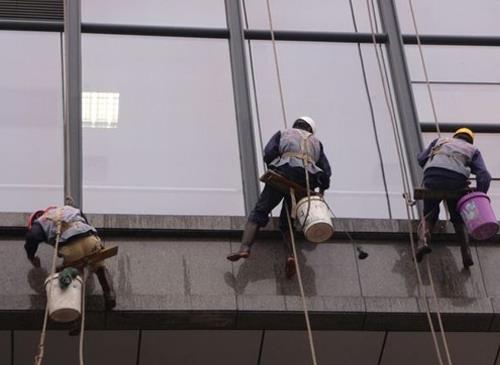 關于沙坪壩外墻清洗公司